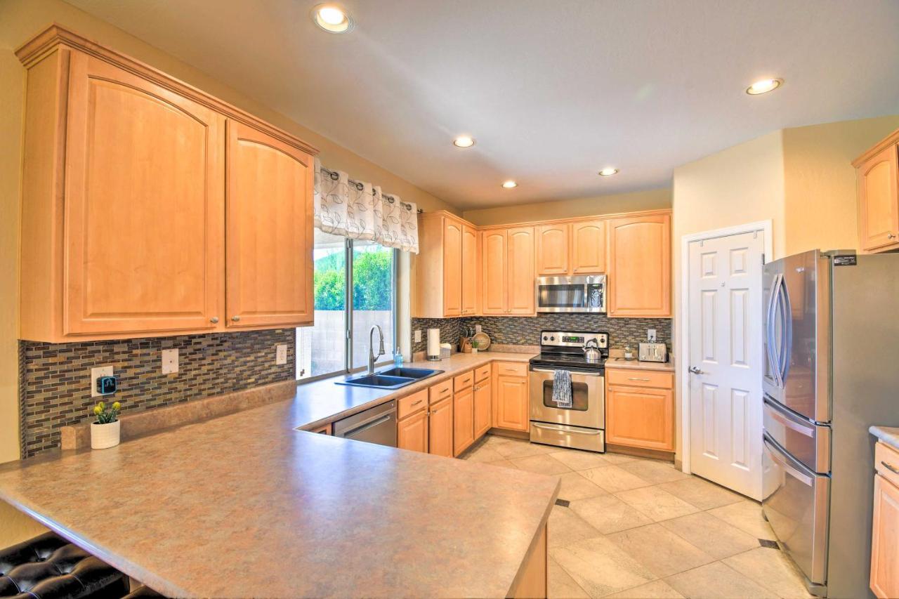 Walk To Surprise Stadium Villa With Covered Patio! Exterior photo