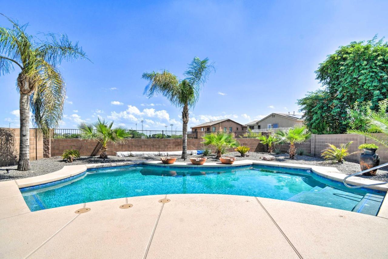 Walk To Surprise Stadium Villa With Covered Patio! Exterior photo