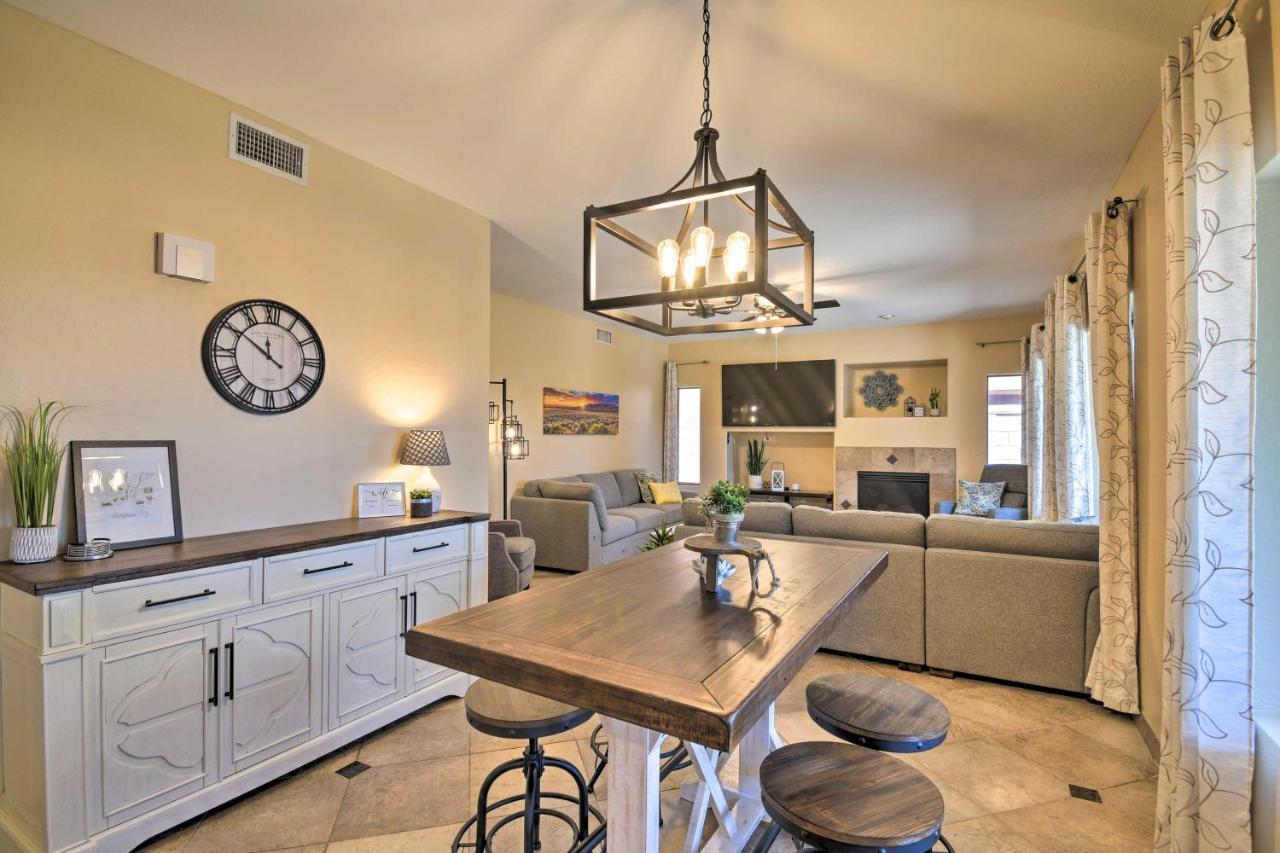 Walk To Surprise Stadium Villa With Covered Patio! Exterior photo