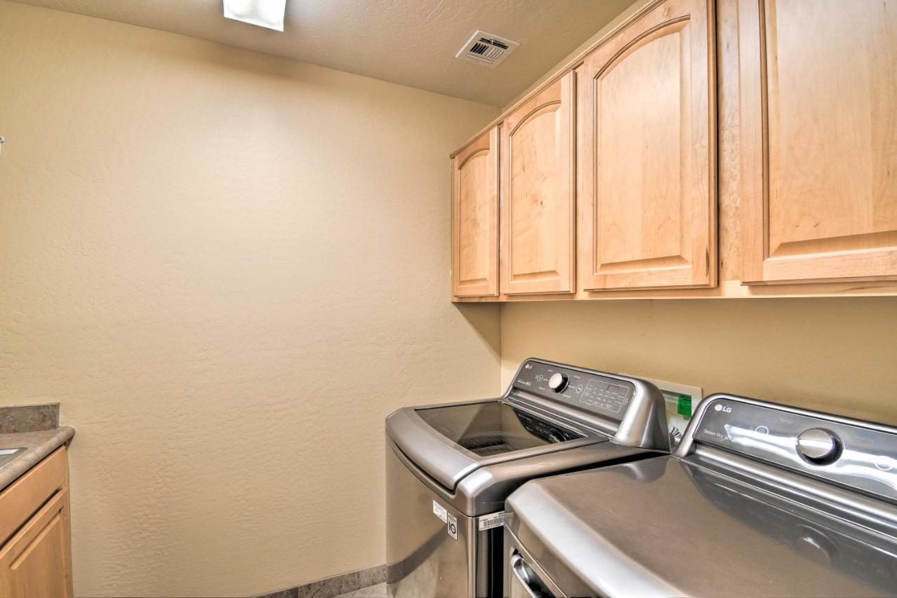 Walk To Surprise Stadium Villa With Covered Patio! Exterior photo