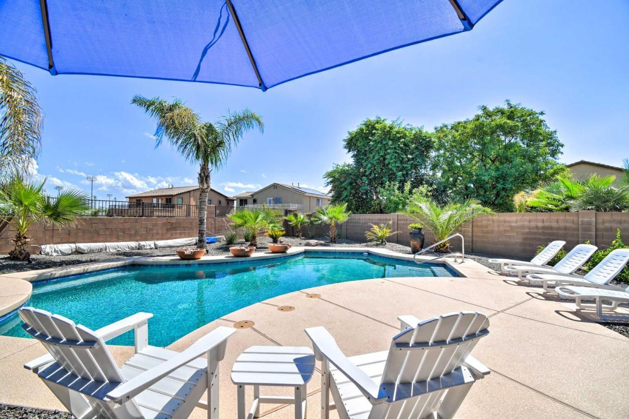 Walk To Surprise Stadium Villa With Covered Patio! Exterior photo