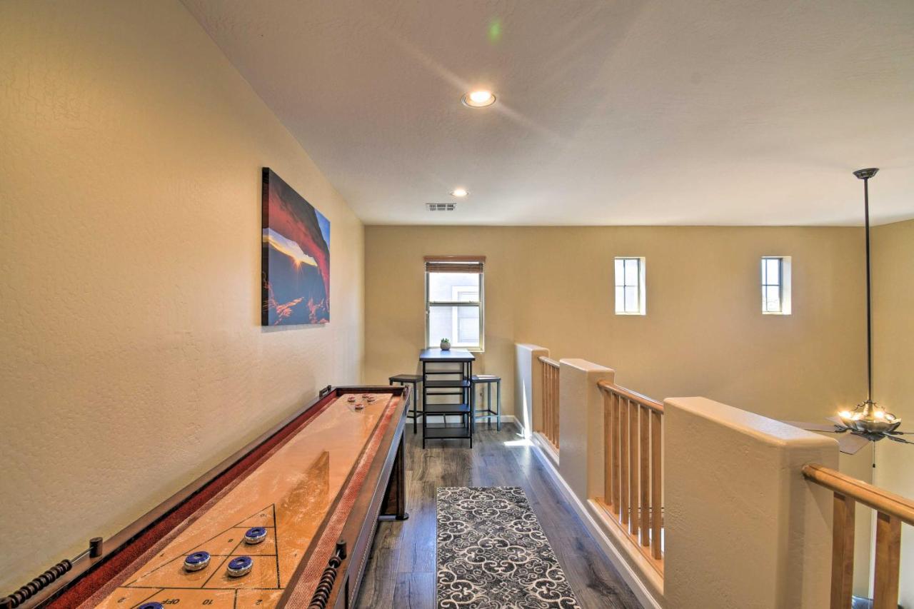 Walk To Surprise Stadium Villa With Covered Patio! Exterior photo