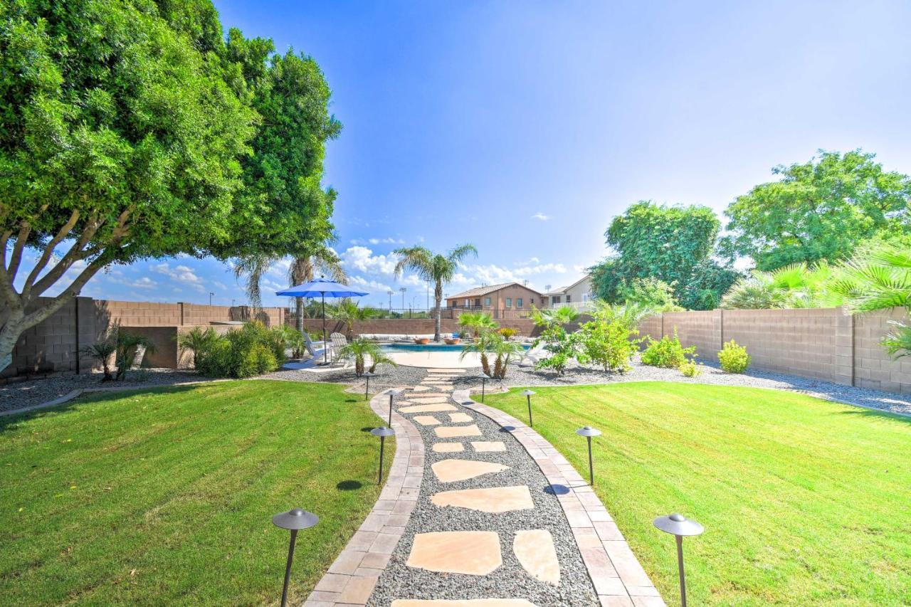 Walk To Surprise Stadium Villa With Covered Patio! Exterior photo