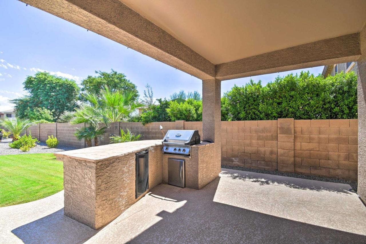 Walk To Surprise Stadium Villa With Covered Patio! Exterior photo
